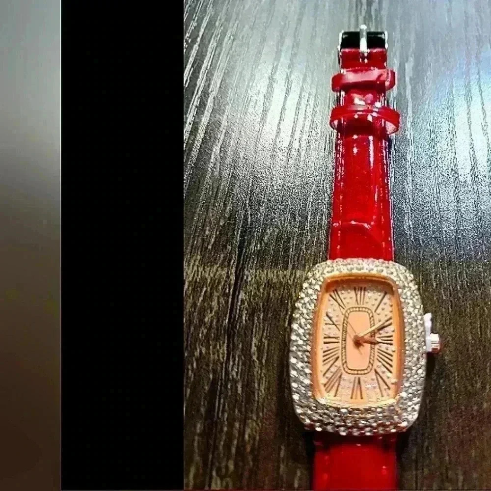 Red rhinestone watch - Picture 2 of 7